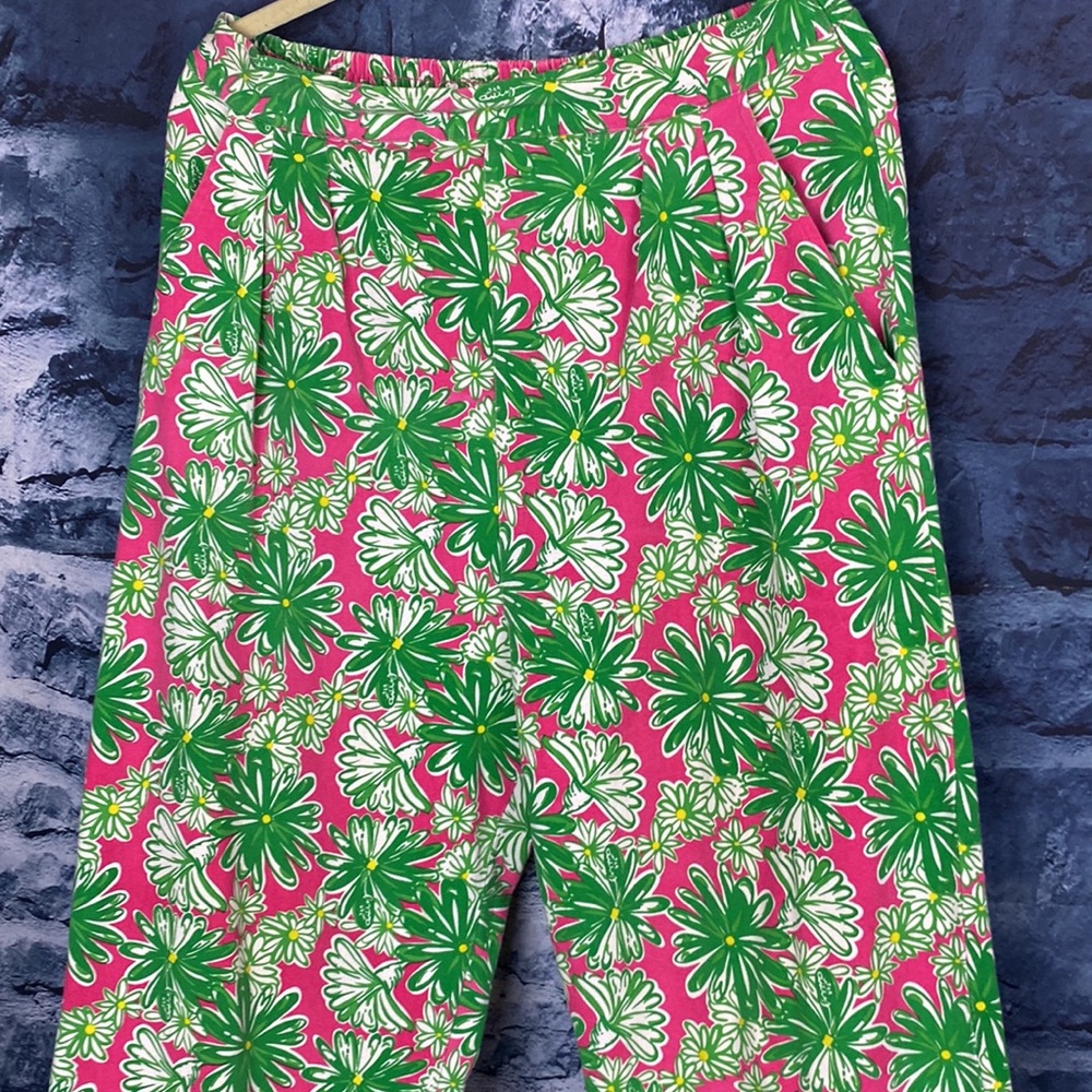 Lilly Pulitzer Rare Vintage High rise Green daisy Mum Print Pull Up Pants